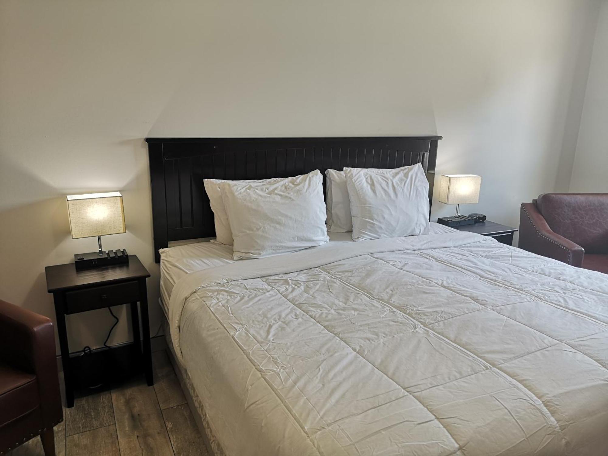Almo Court Motel Cranbrook Eksteriør bilde
