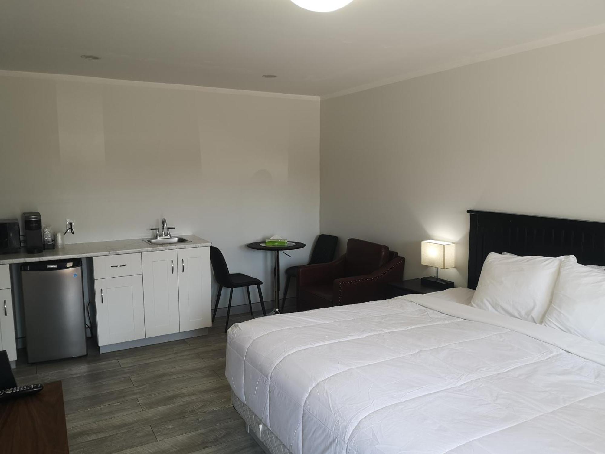 Almo Court Motel Cranbrook Eksteriør bilde
